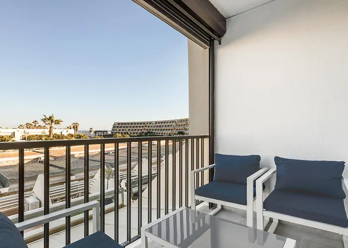 Naturiste Cap D'agde Heliopolis F 49 *